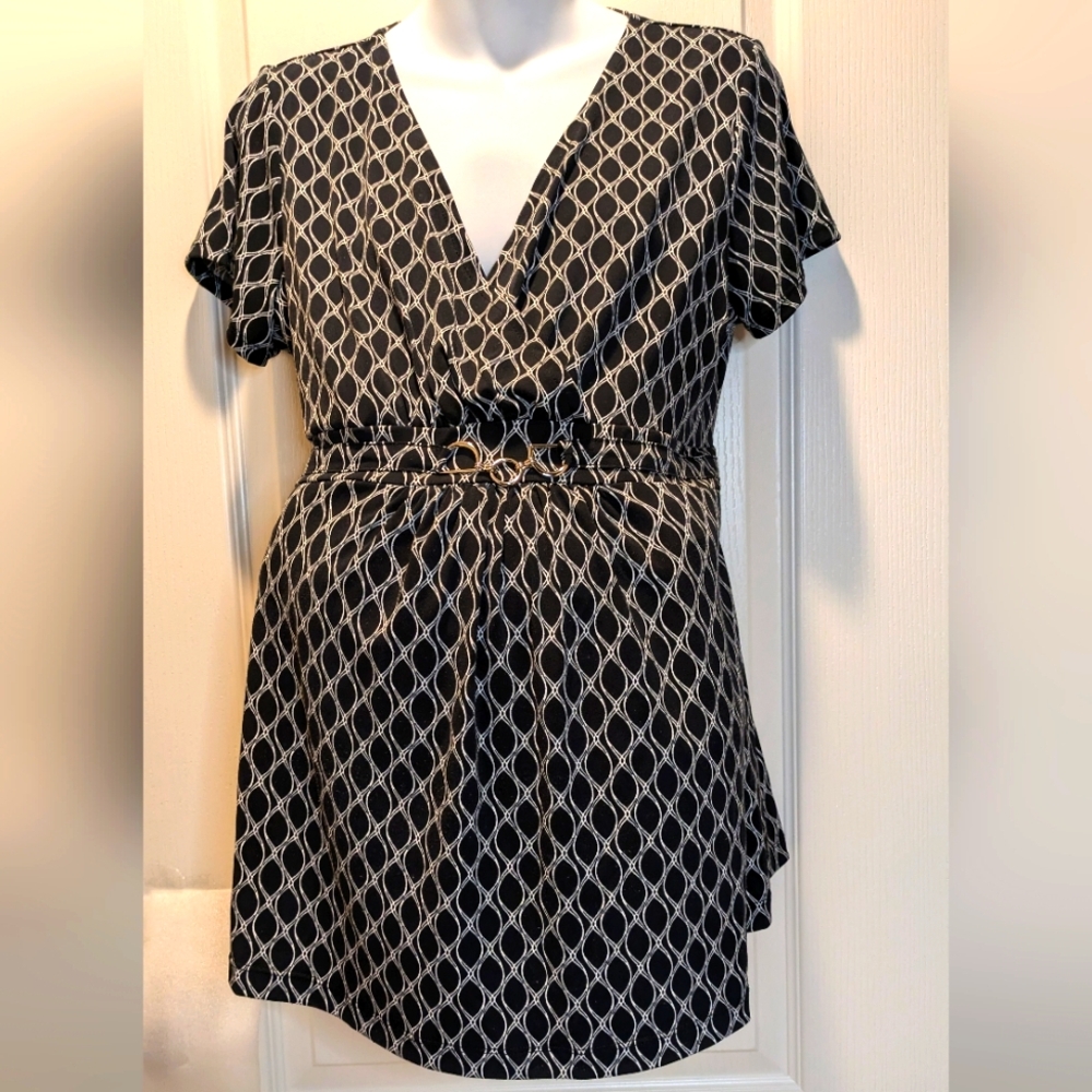 Duo Maternity Sz L Black White Print Short Sleeves Wrap Pullover Top Silver Ring